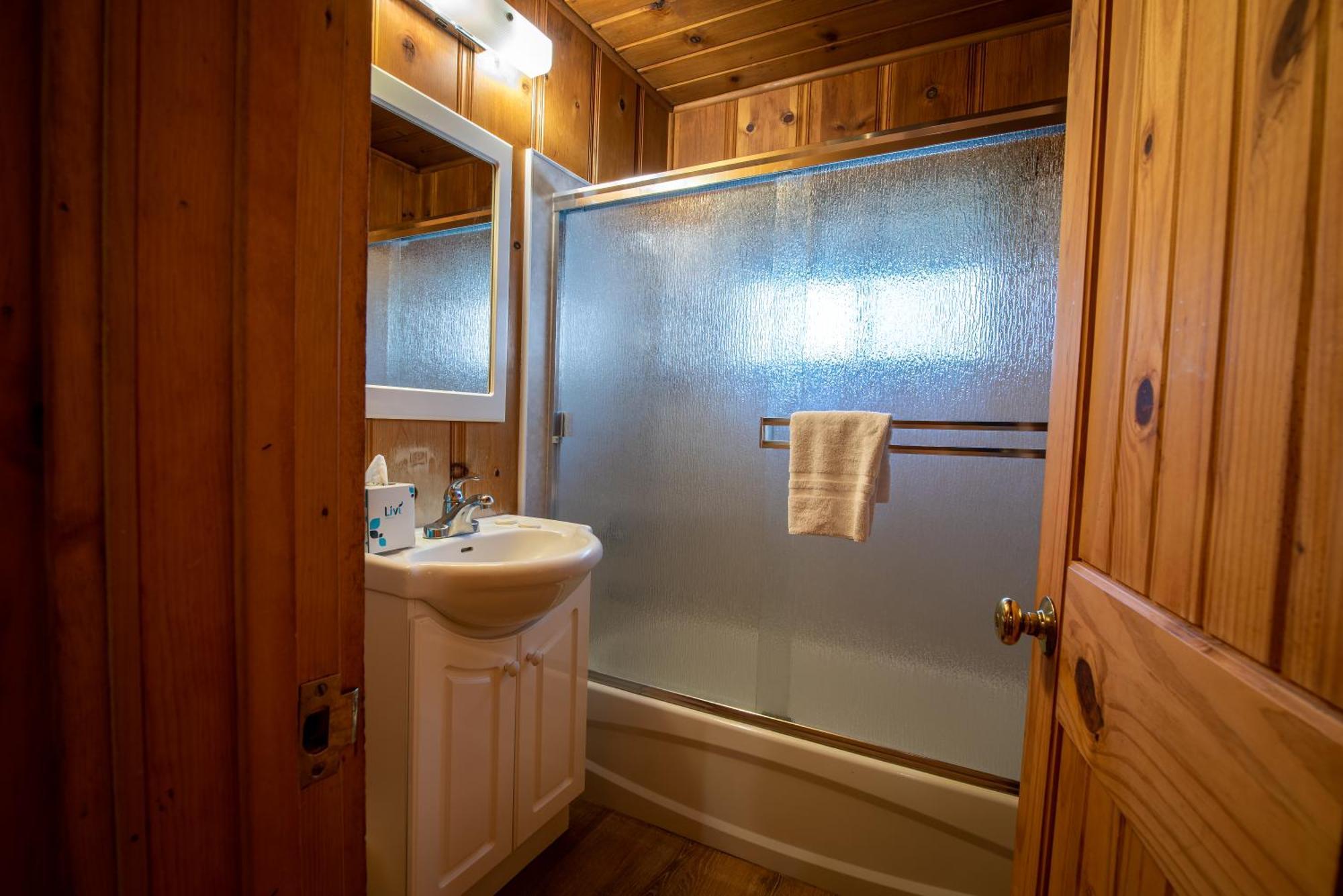 Howard's Retreat * Wawona