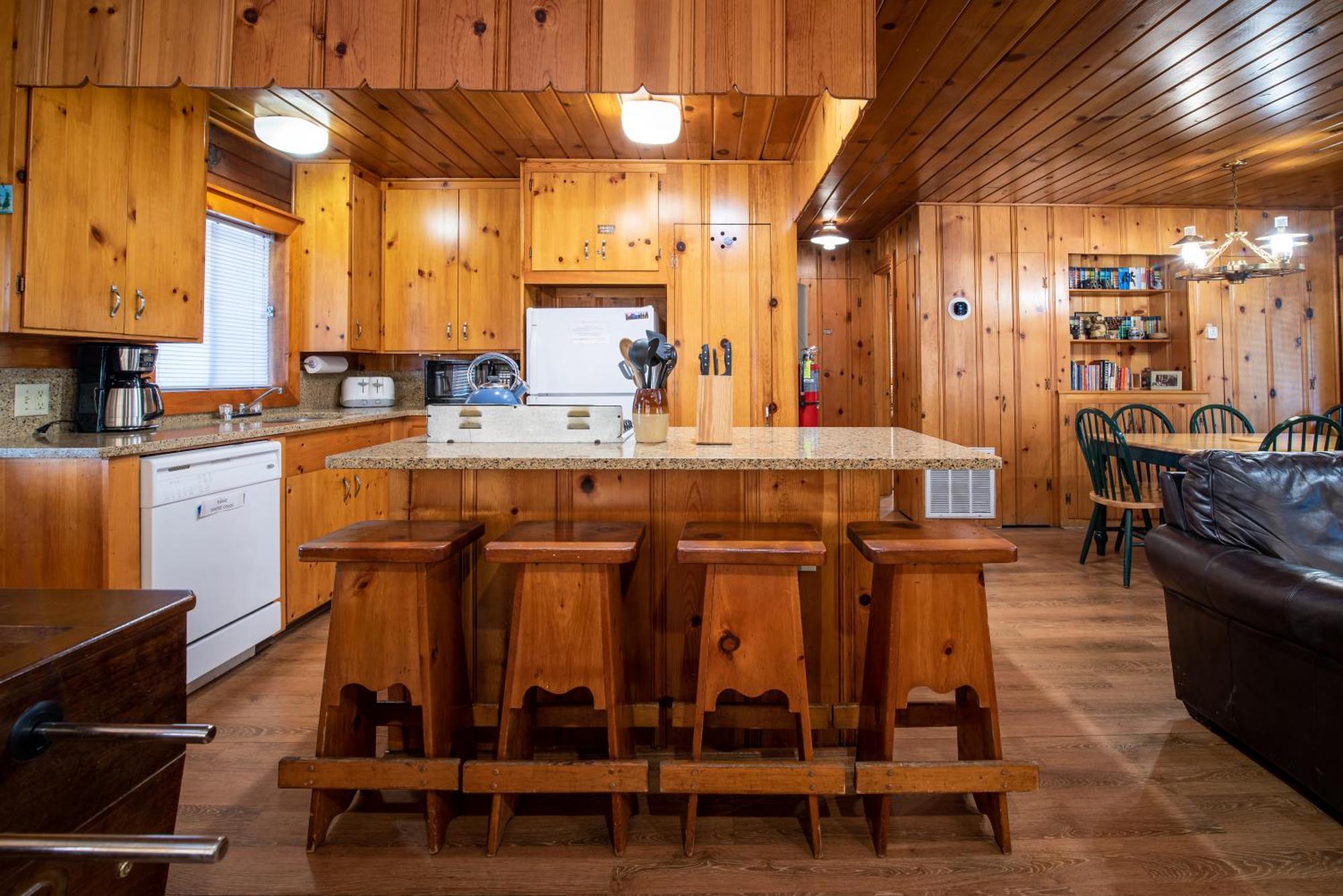Howard's Retreat Wawona